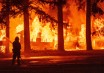  Casă distrusă de un incendiu, la Bacău
