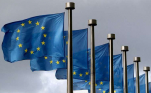 Uniunea Europeană a decis vineri blocarea tuturor activelor preşedintelui Rusiei, Vladimir Putin, şi ale ministrului rus de externe, Serghei Lavrov, a declarat agenţiei Reuters un oficial european.