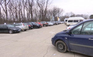 Foarte multe mașini din Ucraina au fost abandonate în parcările Aeroportului