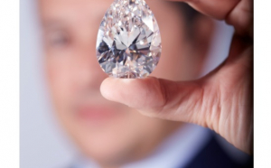 Cel mai mare diamant alb scos vreodată la licitaţie va fi prezentat la Geneva