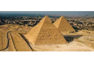 Cât de mari sunt blocurile de piatră din care sunt formate piramidele?