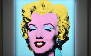 Un celebru portret al actriţei Marilyn Monroe, realizat de artistul american Andy Warhol, a fost vândut cu 195 de milioane de dolari