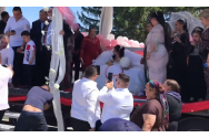 Nuntă cu TIR-ul la Strehaia. Remorca camionului s-a transformat în ring de dans