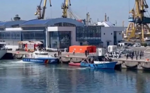 FOTO/VIDEO - Alertă în Portul Constanța. O navă plină cu zeci de migranți, în pericol să se scufunde 