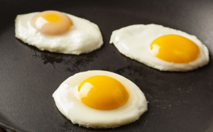Cum să faci cele mai perfecte ouă la tigaie