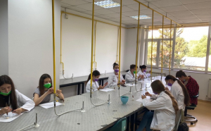 150 de elevi din Moldova au participat la un curs inedit
