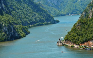 Debitul Dunării scade la 1.850 mc/s, de aproape trei ori sub media lunii iulie