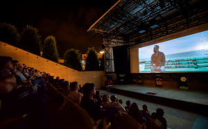  Încep Serile Filmului Românesc: Spectatorii sunt așteptați la proiecții impresionante în Amfiteatrul Palas