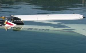 Un avion s-a prăbușit în lacul Colibița. Pilotul a murit