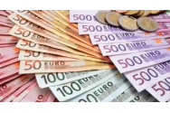 BCR introduce posibilitatea retragerii de euro din bancomate/ Sumele retrase trebuie să fie multiplu de 50