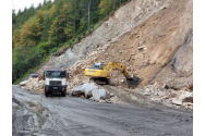 Noi lucrări de detonare a versantului pe DN 17B, Holda, județul Suceava