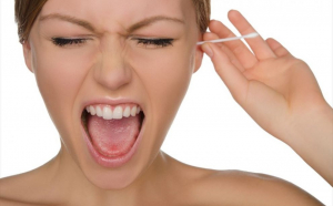Adevărul despre curățarea urechilor: Cum și cât de des trebuie făcută
