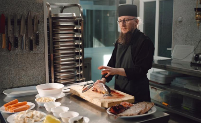 Povestea bucătarului care a lăsat restaurantele de top pentru a munci în cuhniile Mănăstirii Neamțului - Călugărul Silvan