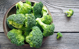 Broccoli salvează stomacul