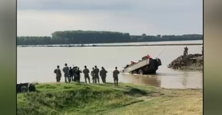 „S-a dus la fund”. O blindată Piranha a Armatei Române s-a scufundat în Dunăre în timpul exercițiilor militare NATO
