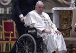 Papa Francisc a fost operat de hernie abdominală