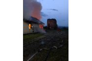 O mănăstire din Neamț a luat foc după ce a fost lovită de un trasnet