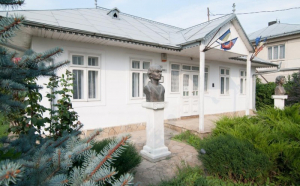 Casa „Acad. Leon Dănăilă” din Darabani, locul unde geniul neurochirurgiei și-a strâns toate bucuriile vieții