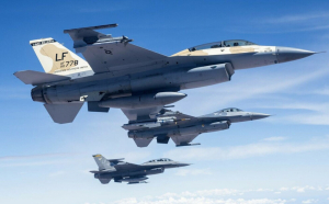 Rusia amenință că va ataca dacă avioanele F-16 donate Ucrainei vor avea baze pe teritoriul NATO, inclusiv în România