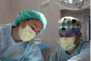 Medicii din Iași au extirpat o tumoră cerebrală de aproape 10 centimetri de la o tânără