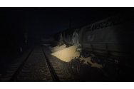 Un tren cu 15 vagoane a deraiat: 10 sunt răsturnate pe calea ferată