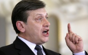 Crin Antonescu îi ia apărarea lui Iohannis: Marele câștig al României față de mandatele lui Traian Băsescu