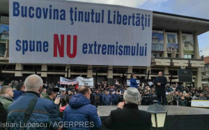 Scandal la Suceava. Un lider extremist a fost scos cu forța de c[tre jandarmi de la un miting