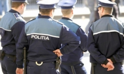 Poliţiştii din Suceava au făcut percheziţii care au vizat vânzarea de îmbrăcăminte şi încălţăminte contrafăcută