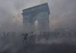 66 de persoane au fost arestat la Paris după ce au blocat Arcul de Triumf
