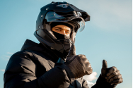 Siguranța pe două roți: echipamentul de protecție pentru motocicliști 